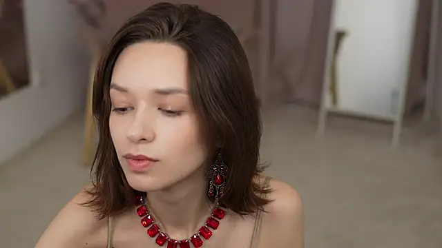 Snapshot of VivianLy_ chatting on December 24, 7:49 am VivianLy  online show from December 24, 7:49 am