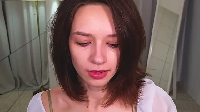 Snapshot of VivianLy_ chatting on December 27, 11:28 am VivianLy  online show from December 27, 11:28 am