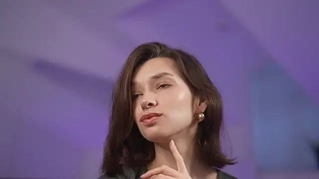 Snapshot of VivianLy_ chatting on January 9, 7:52 am VivianLy  online show from January 9, 7:52 am