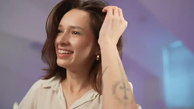 Snapshot of VivianLy_ chatting on January 9, 11:03 am VivianLy  online show from January 9, 11:03 am