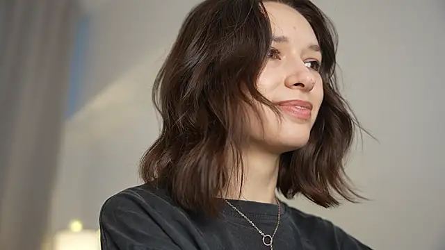 Snapshot of VivianLy_ chatting on January 24, 11:48 am VivianLy  online show from January 24, 11:48 am