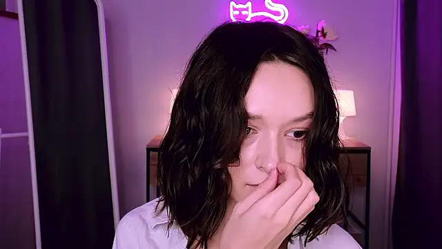 Snapshot of VivianLy_ chatting on February 2, 12:35 pm VivianLy  online show from February 2, 12:35 pm