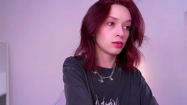 Snapshot of VivianLy_ chatting on March 18, 8:14 am VivianLy  online show from March 18, 8:14 am