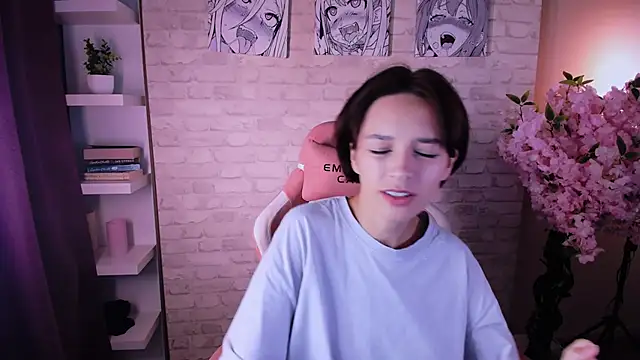 Snapshot of VivianLy_ chatting on September 24, 11:24 am VivianLy  online show from September 24, 11:24 am