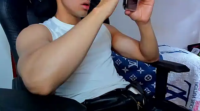 Tommy Bred online show from February 7, 5:40 pm