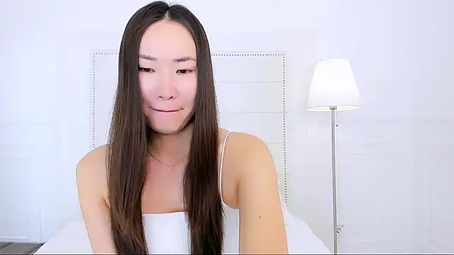 NaomiYuu online show from July 1, 1:40 am