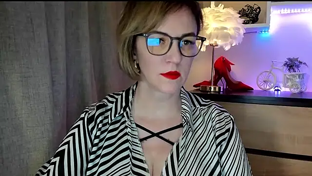 feliziaDesire online show from October 12, 1:10 pm