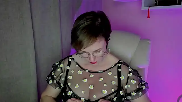 feliziaDesire online show from June 2, 7:05 pm