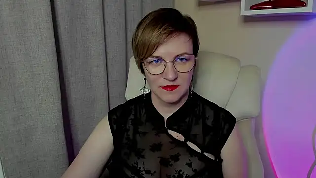 Snapshot of feliziaDesire chatting on June 27, 12:44 pm feliziaDesire online show from June 27, 12:44 pm