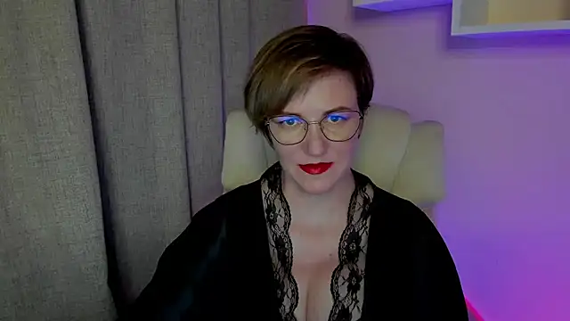 Snapshot of feliziaDesire chatting on July 6, 3:25 pm feliziaDesire online show from July 6, 3:25 pm