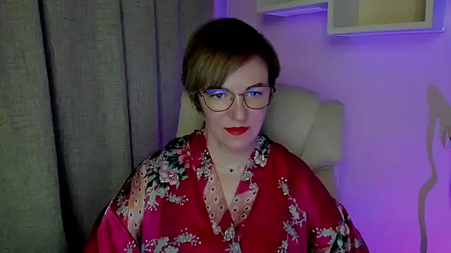 Snapshot of feliziaDesire chatting on July 7, 6:47 am feliziaDesire online show from July 7, 6:47 am