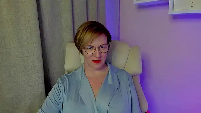 Snapshot of feliziaDesire chatting on July 28, 2:57 pm feliziaDesire online show from July 28, 2:57 pm