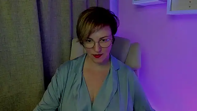 Snapshot of feliziaDesire chatting on July 28, 6:20 pm feliziaDesire online show from July 28, 6:20 pm