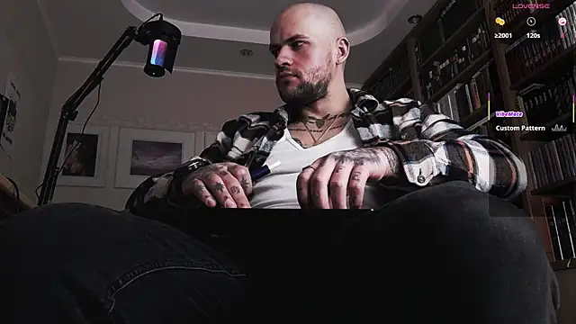 Snapshot of FindomJason chatting on November 2, 3:25 pm FindomJason online show from November 2, 3:25 pm