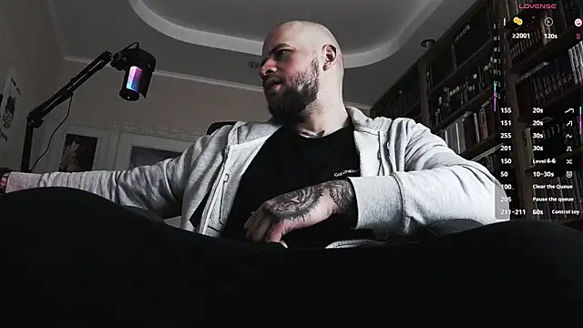 Snapshot of FindomJason chatting on November 28, 1:47 pm FindomJason online show from November 28, 1:47 pm