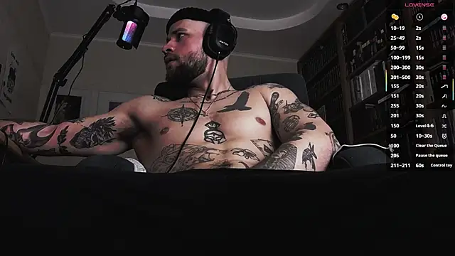 Snapshot of FindomJason chatting on December 2, 3:29 pm FindomJason online show from December 2, 3:29 pm