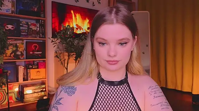 Snapshot of Hottie_Jane chatting on February 1, 9:46 pm Hottie Jane online show from February 1, 9:46 pm