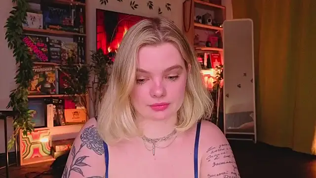 Snapshot of Hottie_Jane chatting on April 4, 5:54 pm Hottie Jane online show from April 4, 5:54 pm