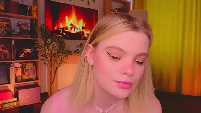 Snapshot of Hottie_Jane chatting on May 10, 10:42 am Hottie Jane online show from May 10, 10:42 am