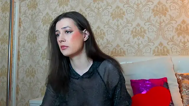 JuliaHunts online show from August 1, 12:59 pm