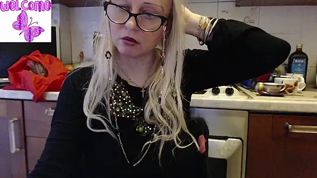 martachatte online show from March 11, 5:02 pm