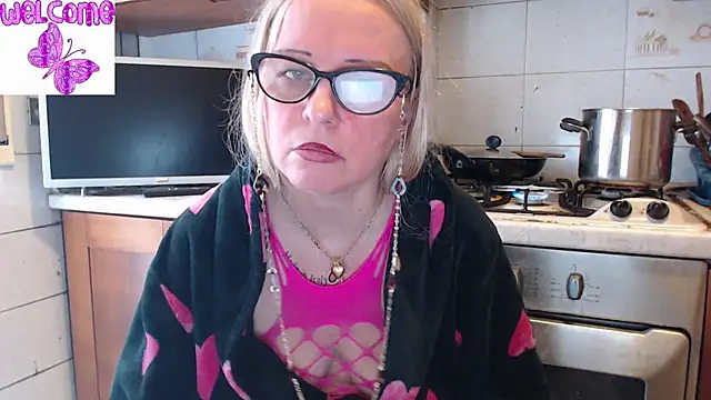 martachatte online show from March 12, 2:34 pm