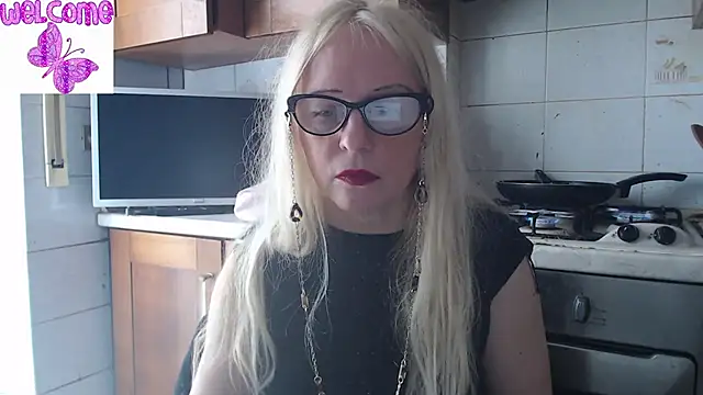 martachatte online show from March 13, 12:46 pm