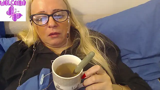 martachatte online show from March 15, 1:52 am