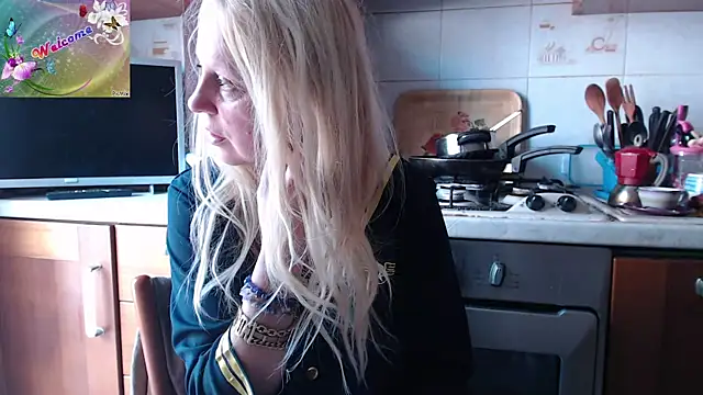 martachatte online show from September 16, 7:42 am