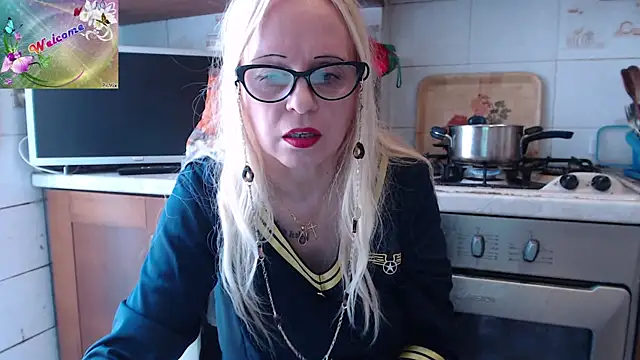 martachatte online show from September 20, 8:26 am