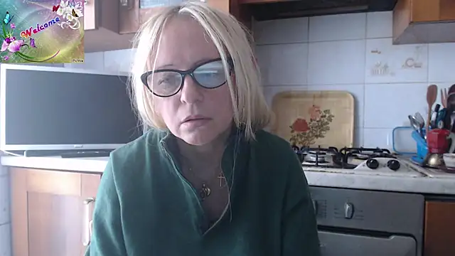 martachatte online show from September 27, 8:08 am