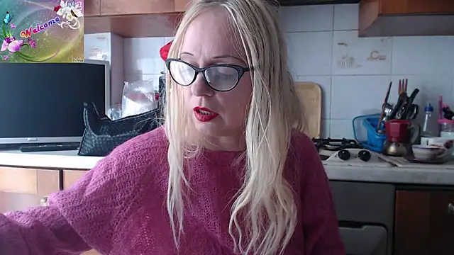 martachatte online show from October 1, 8:53 am