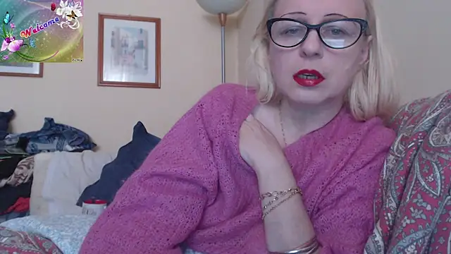 martachatte online show from October 2, 9:05 am