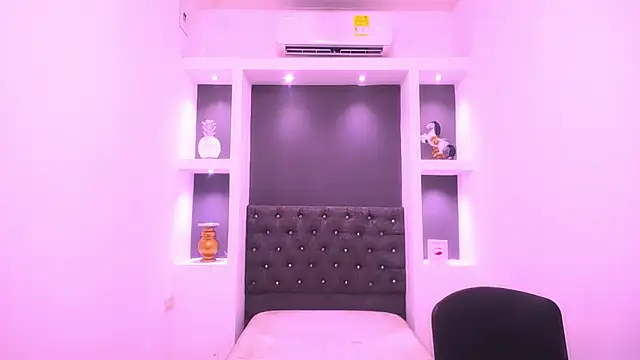 Snapshot of BeautyEyesxo chatting on March 21, 8:08 pm BeautyEyesxo online show from March 21, 8:08 pm