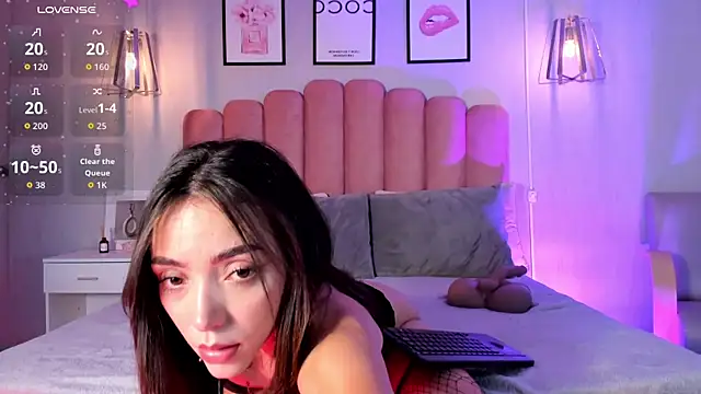 Ashleyy piink online show from May 3, 9:32 pm