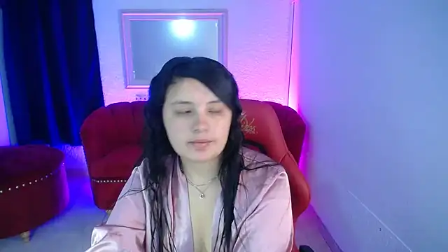 Snapshot of nathaly_low1 chatting on June 22, 12:13 pm nathaly low1 online show from June 22, 12:13 pm