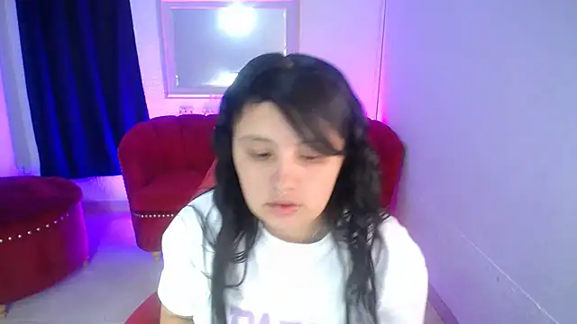Snapshot of nathaly_low1 chatting on June 25, 12:20 pm nathaly low1 online show from June 25, 12:20 pm