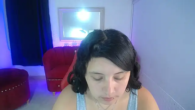 Snapshot of nathaly_low1 chatting on June 30, 12:28 pm nathaly low1 online show from June 30, 12:28 pm