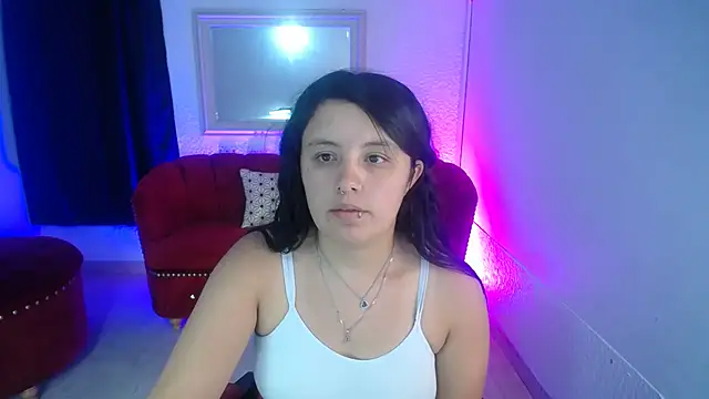 Snapshot of nathaly_low1 chatting on July 22, 12:19 pm nathaly low1 online show from July 22, 12:19 pm