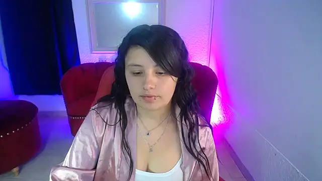 Snapshot of nathaly_low1 chatting on July 23, 12:25 pm nathaly low1 online show from July 23, 12:25 pm