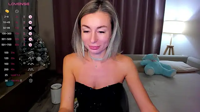 Snapshot of DannaEvan chatting on December 24, 12:11 pm DannaEvan online show from December 24, 12:11 pm