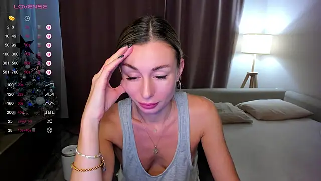 Snapshot of DannaEvan chatting on January 5, 8:11 am DannaEvan online show from January 5, 8:11 am