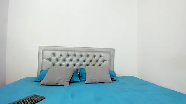 SEXXYLATINCOUPLE1 online show from July 29, 6:44 am