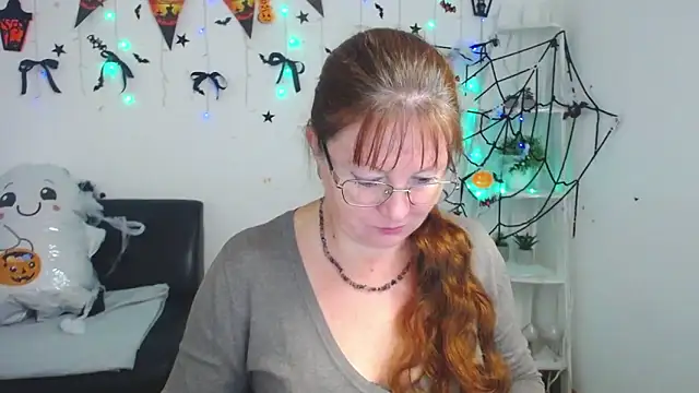 VanessaHotts online show from November 3, 6:25 am