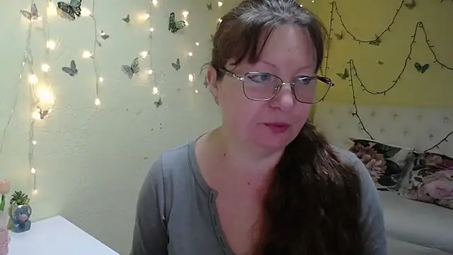 VanessaHotts online show from March 13, 6:09 am