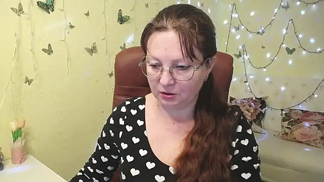 VanessaHotts online show from March 28, 6:02 am