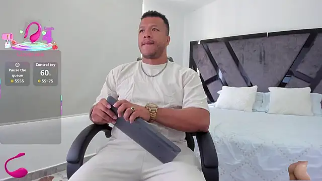 Snapshot of AnnieAndStefan chatting on October 22, 1:55 pm AnnieAndStefan online show from October 22, 1:55 pm