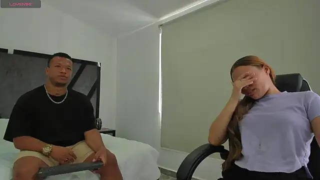 Snapshot of AnnieAndStefan chatting on July 6, 2:47 pm AnnieAndStefan online show from July 6, 2:47 pm