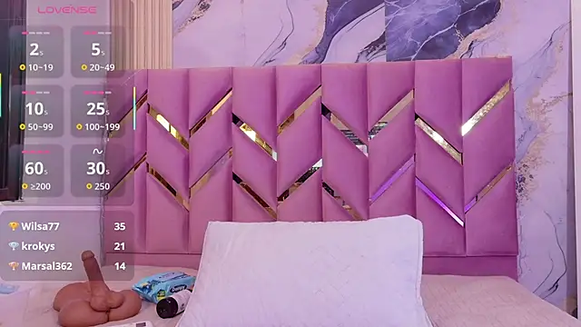 Snapshot of naughty_ebonyy chatting on November 15, 3:04 am naughty ebonyy online show from November 15, 3:04 am