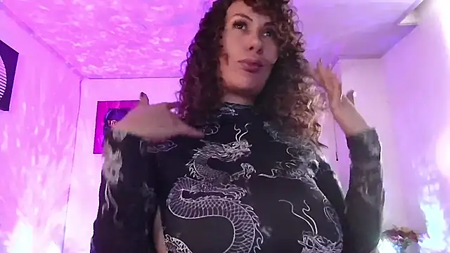 Snapshot of chanell_tattoo chatting on January 22, 2:46 pm chanell tattoo online show from January 22, 2:46 pm